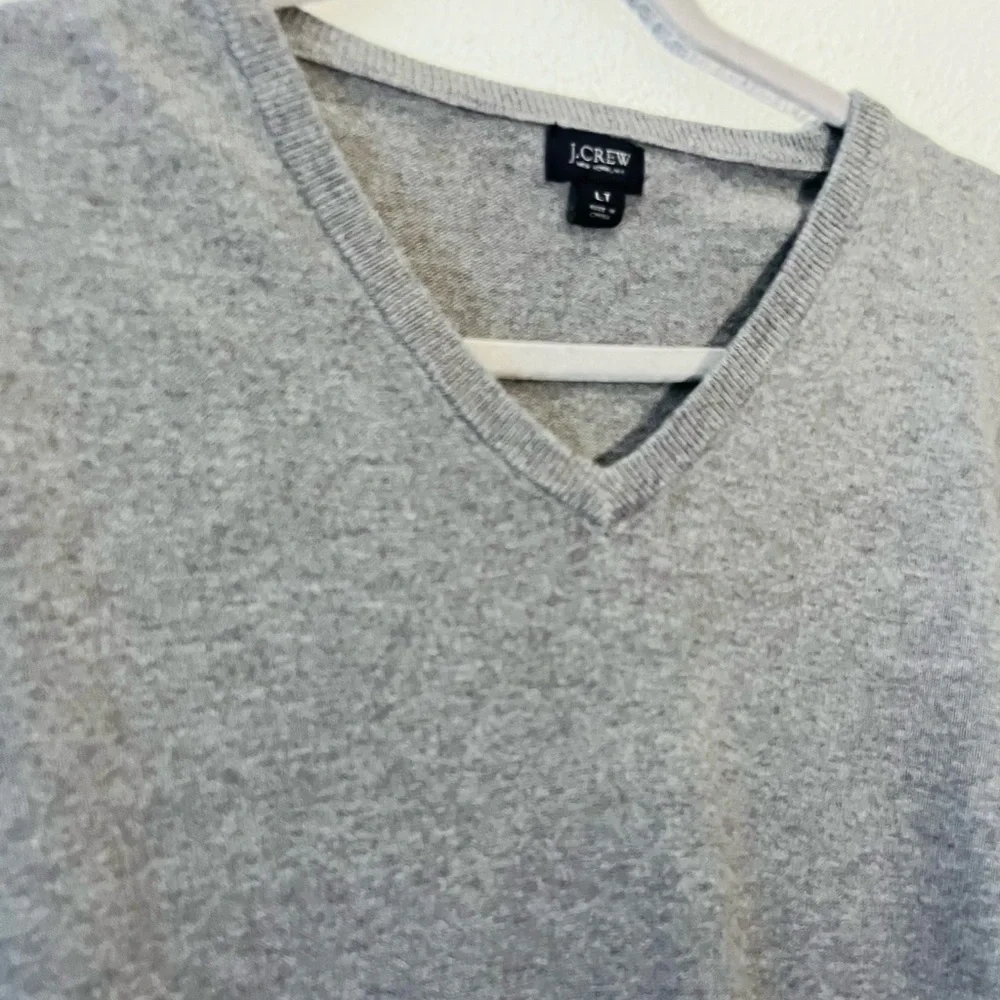 J Crew  Mens  L Gray V Neck Long Sleeve Cotton Cashmere Blend Sweater Preppy